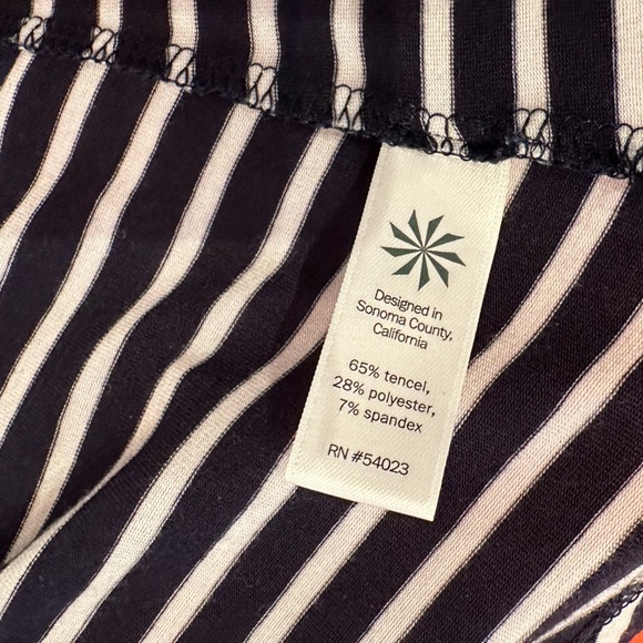 Athleta Mock Neck Navy Blue & White Striped Sleeveless Top Yoga Tank Tunic - Picture 3 of 5